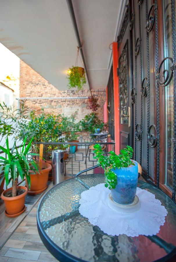 Apartment On L.Meskhishvili Turn Tiflis Exterior foto
