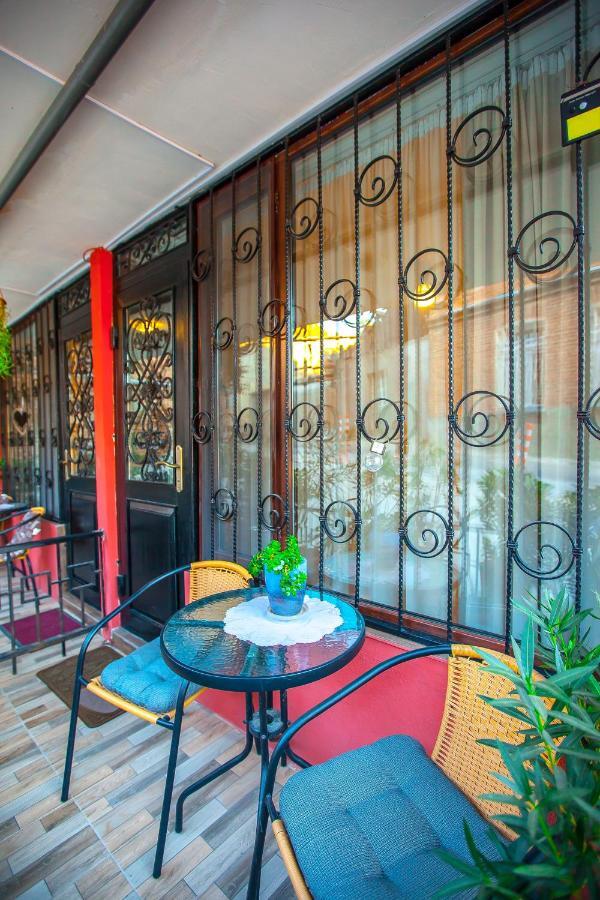 Apartment On L.Meskhishvili Turn Tiflis Exterior foto